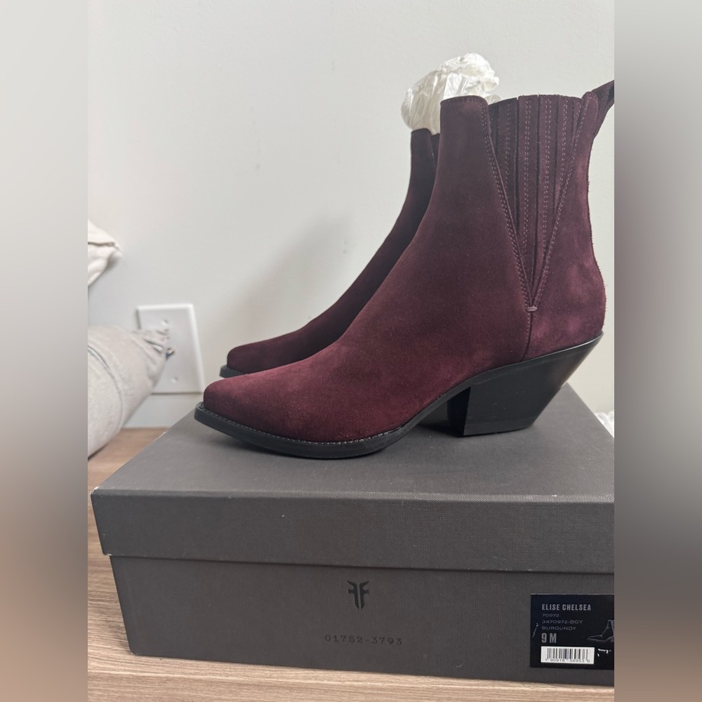 Frye Elise Chelsea  9 NEW